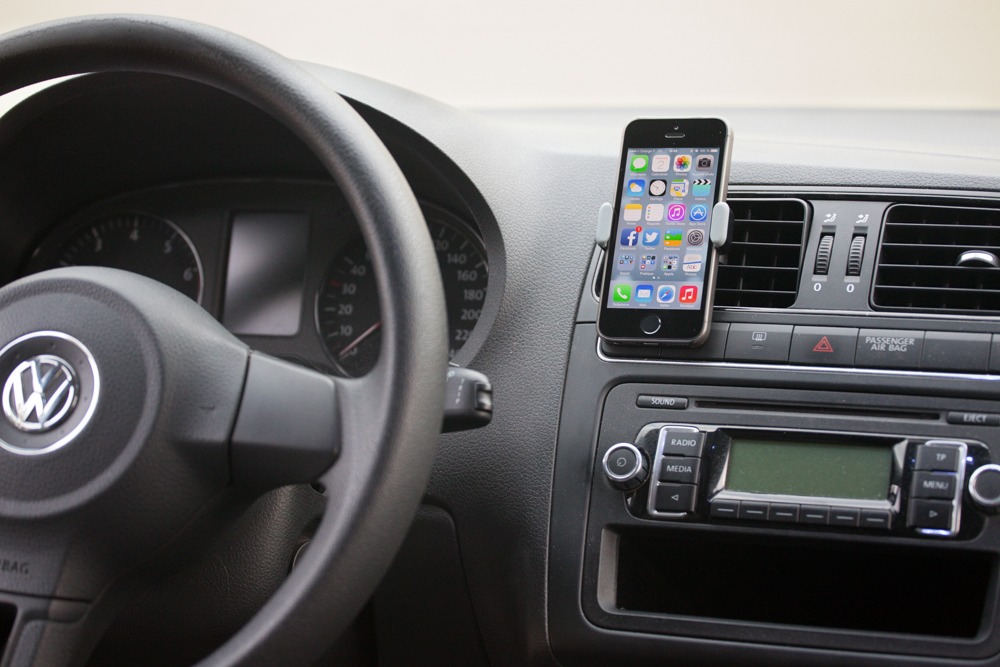 support-voiture-iphone5s-ensemble